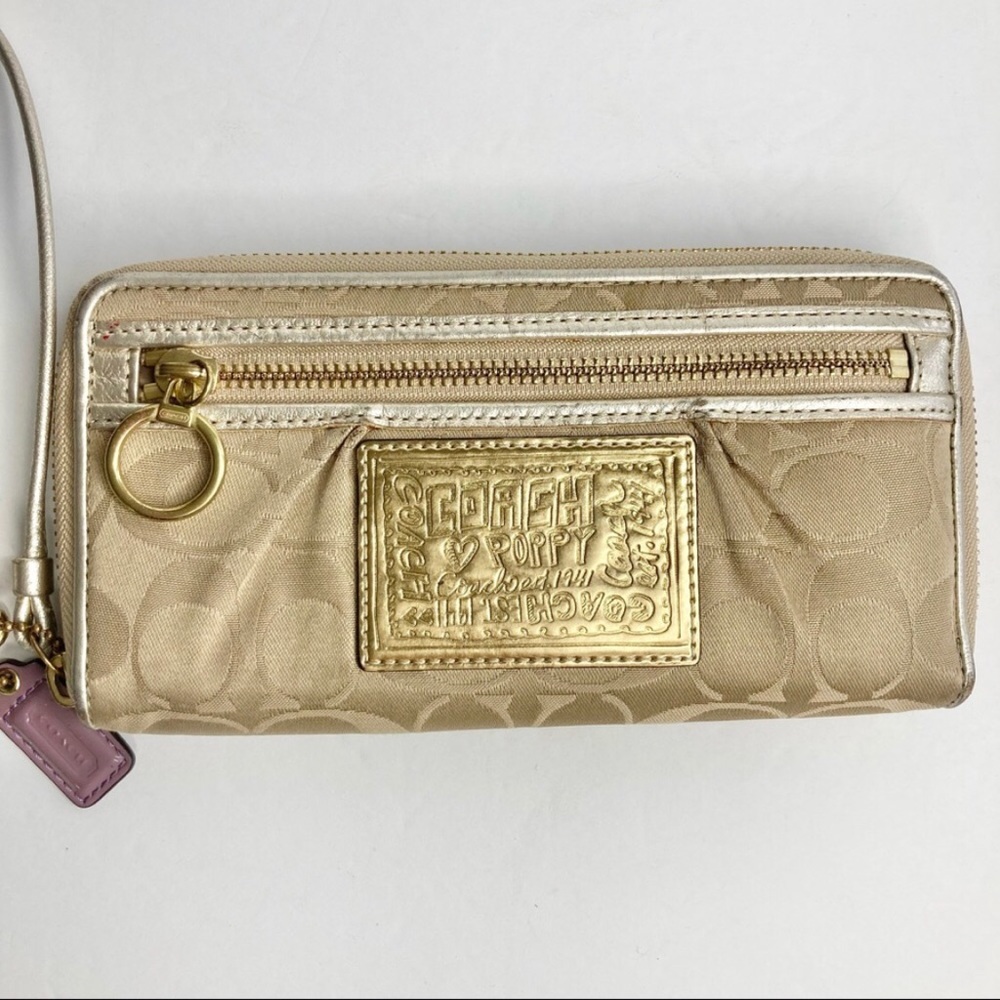 COACH Poppy Signature Jacquard & Leather Continental Wallet